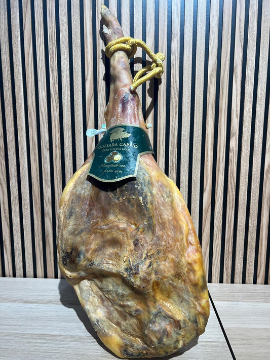 JAMÓN GRAN RESERVA GOLD - ALIMENTADO FRUTOS SECOS - CORTE EN "V" - 18 MESES